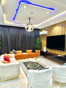 3bedroom luxury apartment with pool, snooker, ps5 in lekki phase 1 Shortlet Apartment in Lekki