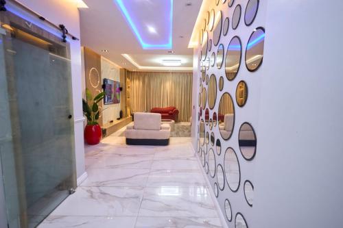 Ikoyi Banana Road -Luxurious 2 Bed Apartment shortlet apartment in Ikoyi